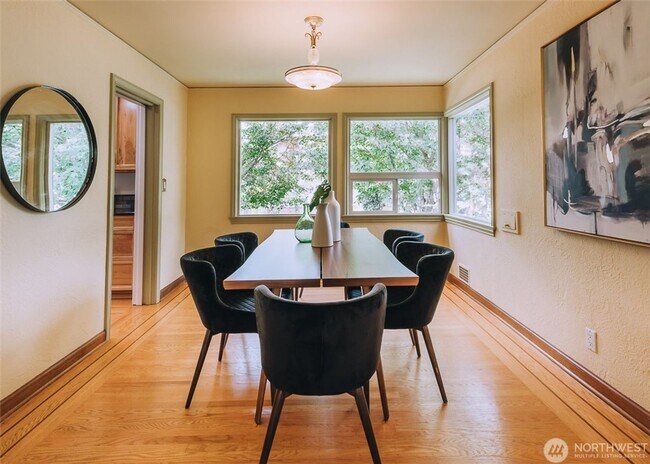 Building Photo - Charming 1940s Classic Brick Home