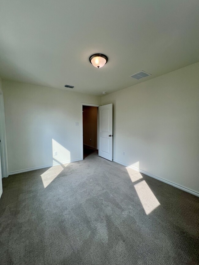 Building Photo - 14839 Vance Jackson Rd