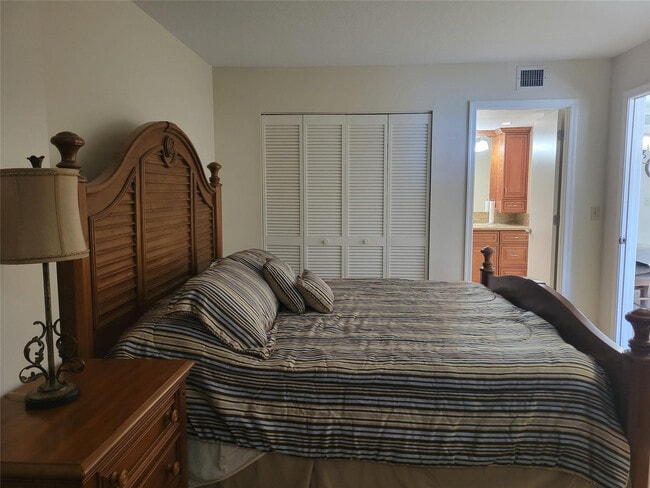 Building Photo - 2401 S Ocean Dr