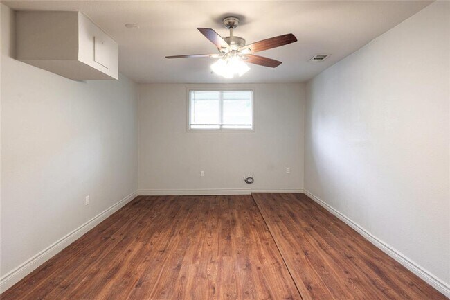 Building Photo - 16213 Malden Dr