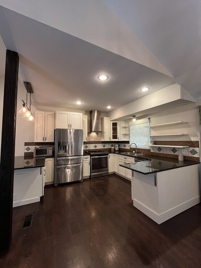 Building Photo - 640 Tobylynn Ct