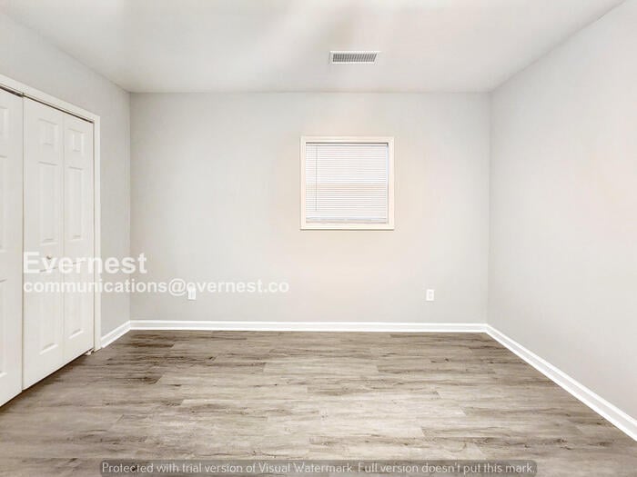 Building Photo - 1903 Pinedale Pl