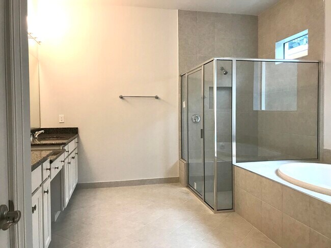 Building Photo - 12724 Nautilus Cir