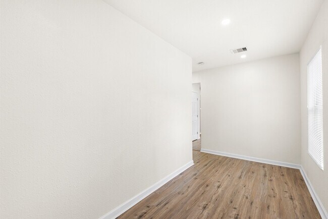Building Photo - 1309 Bragg St
