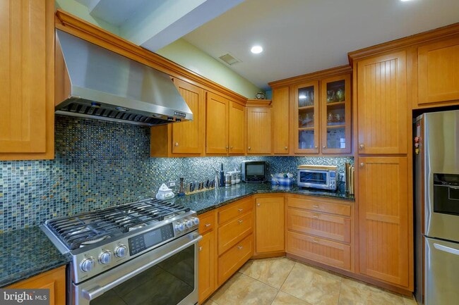 Building Photo - 4504 Highland Ave