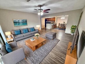 Building Photo - 1070 University Dr