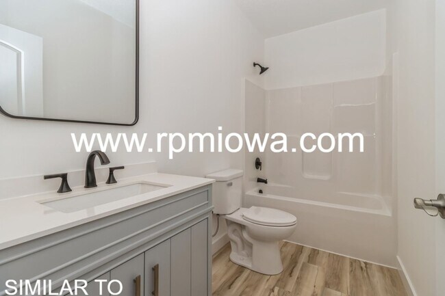 Building Photo - NEW CONSTRUCTION!! 4 Bed, 3 Bath Home in Urbandale