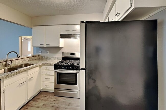 Building Photo - 9434 Chartermoss Cir