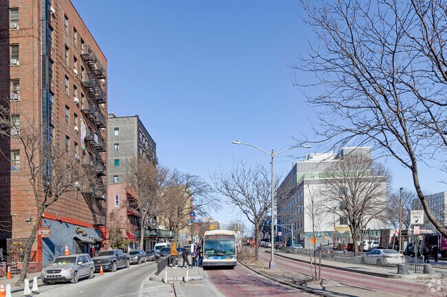 Context - 1285 Edward L. Grant Hwy