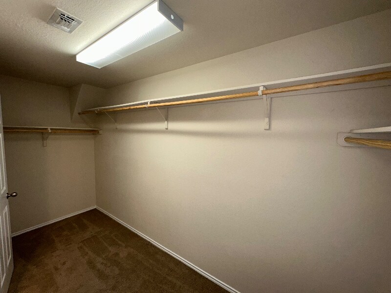 Building Photo - 2809 Skinner Dr