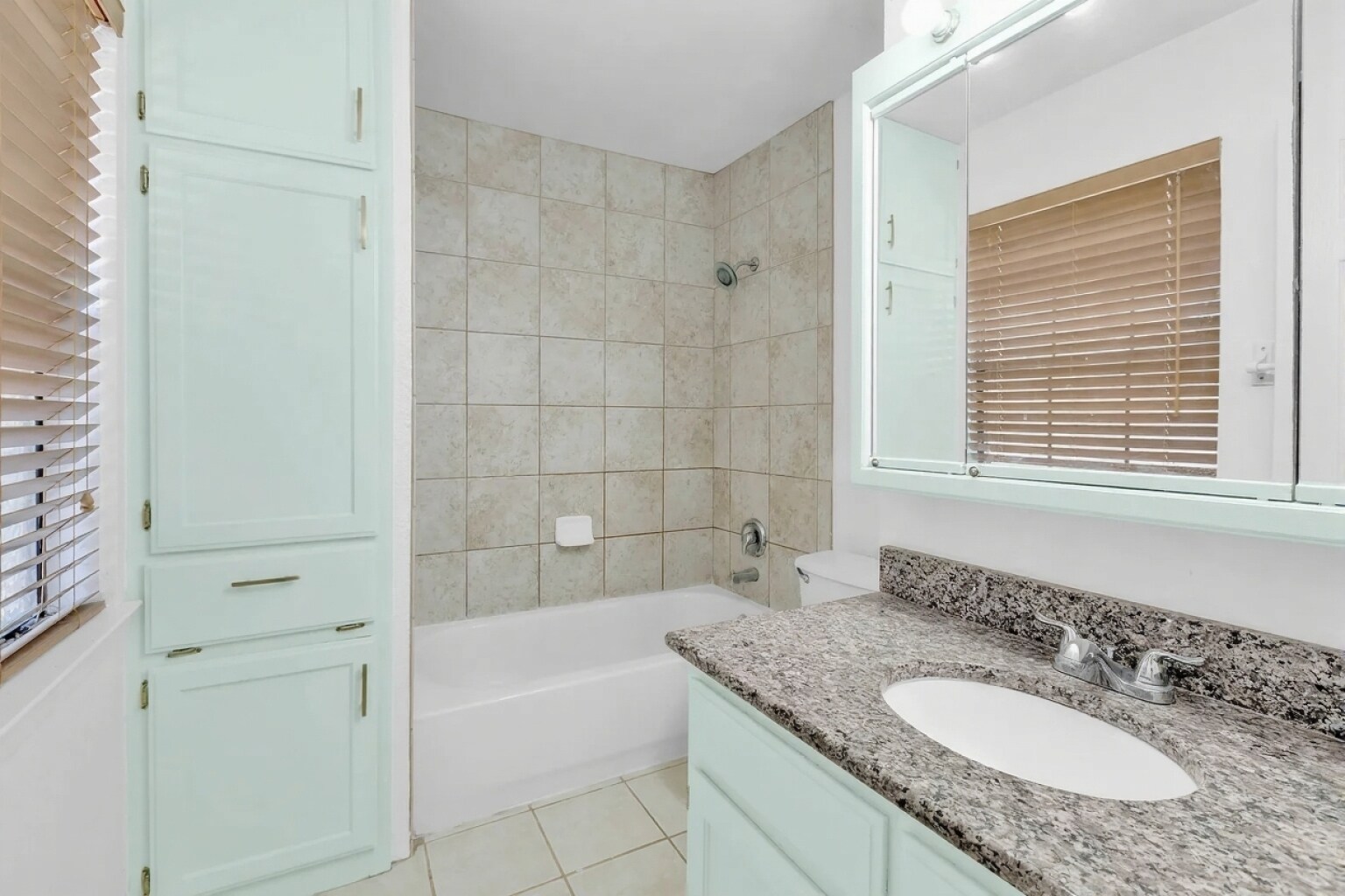 Building Photo - 2913 Pearl St