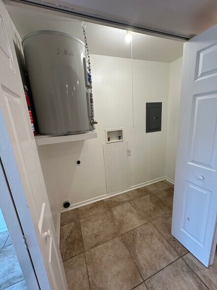 Building Photo - 2329 Obetz Dr