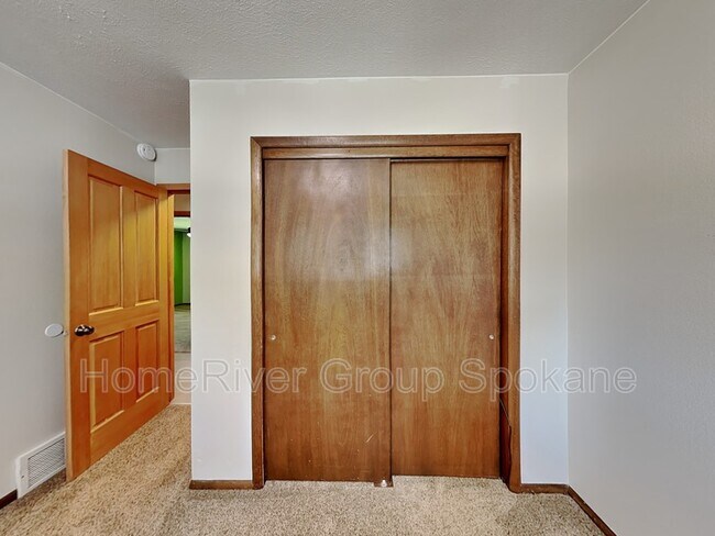 Building Photo - 13625 N Regal Ct