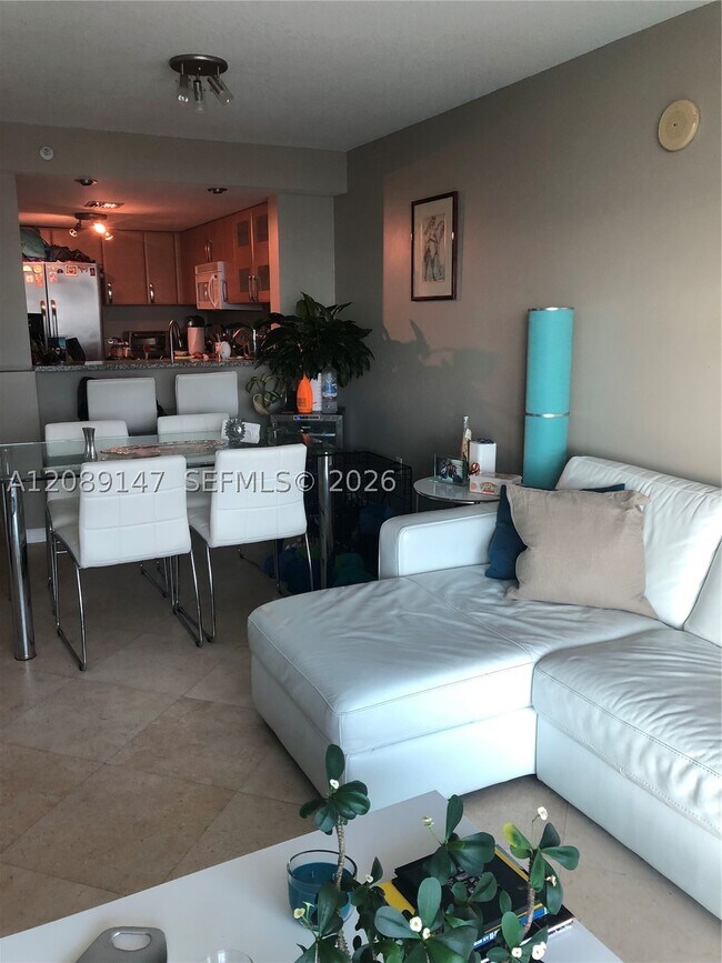 Building Photo - 2101 Brickell Ave