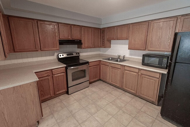 Building Photo - 706 Demaret Dr