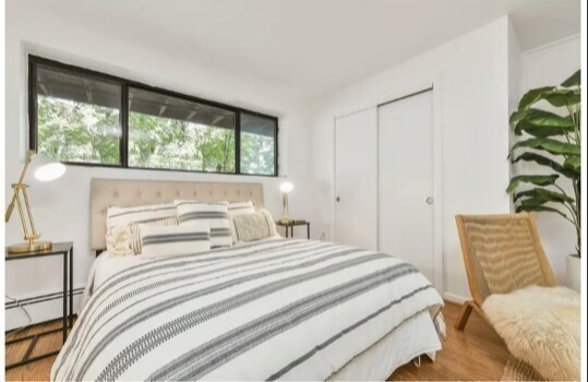 Building Photo - 10 Coffey St