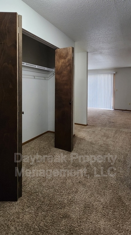 Building Photo - 1210 34th Ave S