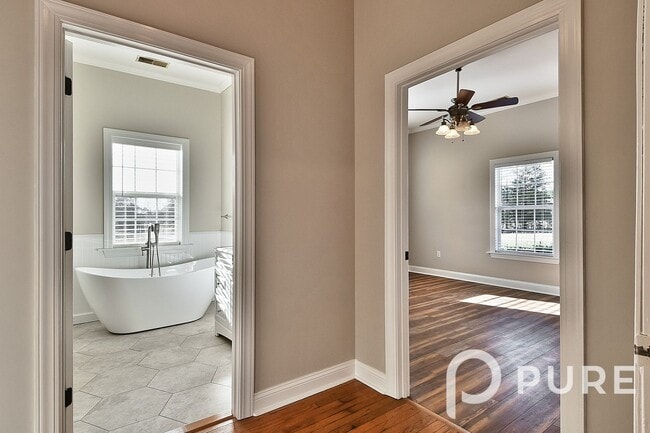 Building Photo - 5674 Duncan Rd