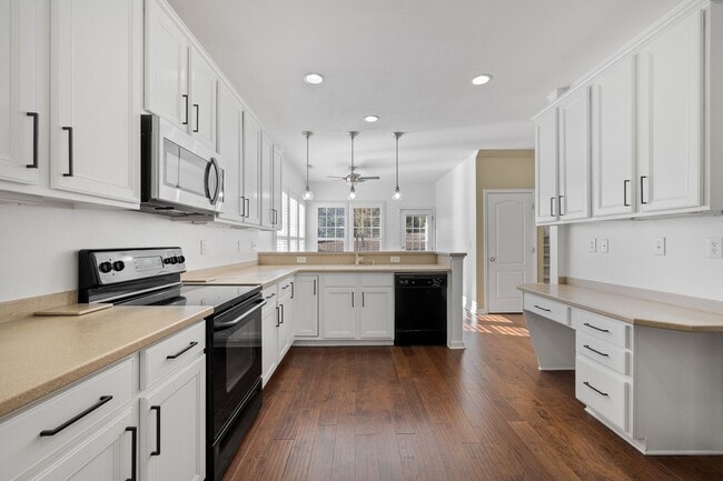 Building Photo - **Lovely 4/2.5 House in Wakefield Plantation**