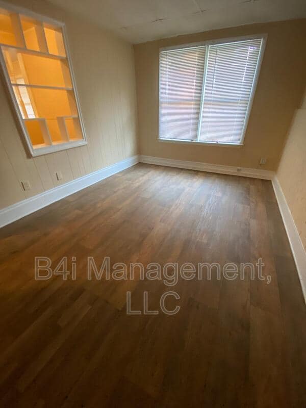 Building Photo - 1108 George Cir