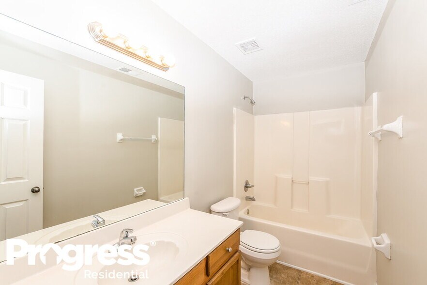 Building Photo - 40 Spring Valley Dr