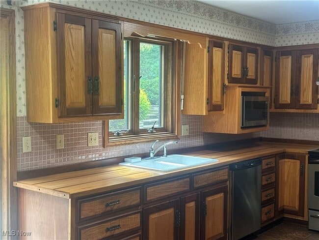 Building Photo - 10613 Sherman Rd