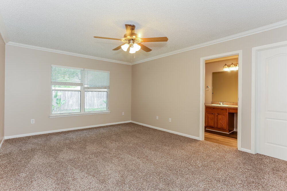 Building Photo - 14196 Crestwick Dr W