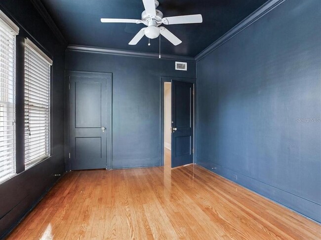 Building Photo - 2114 W Dekle Ave