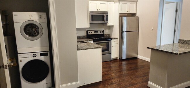 Building Photo - 10 Merrymount Rd