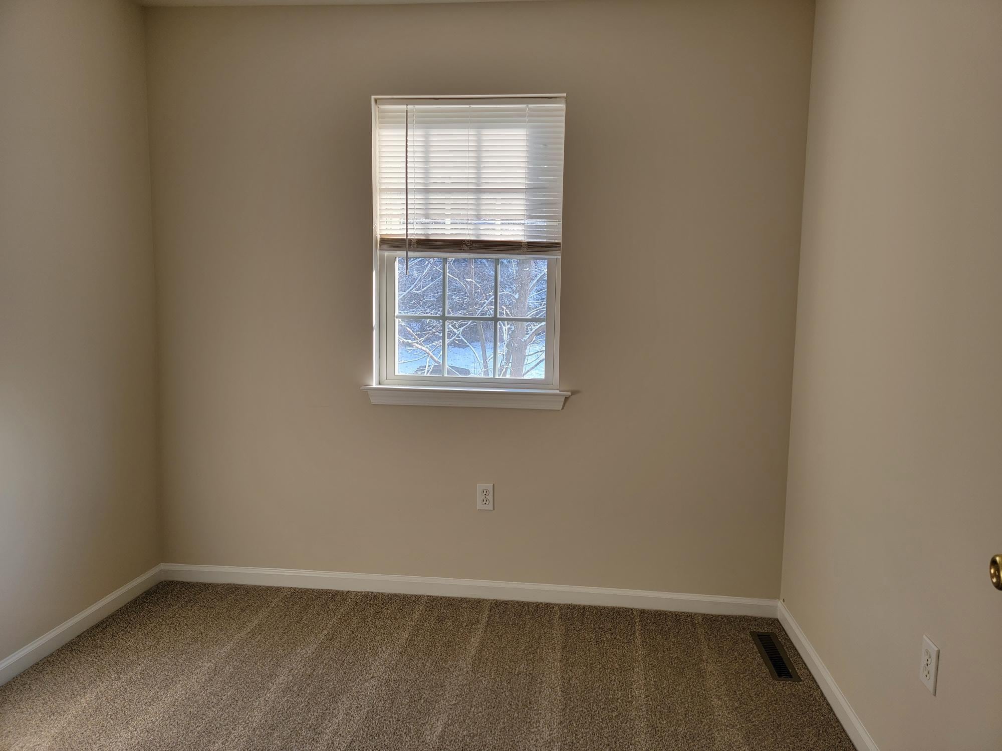 Building Photo - 673 Rockwood Dr
