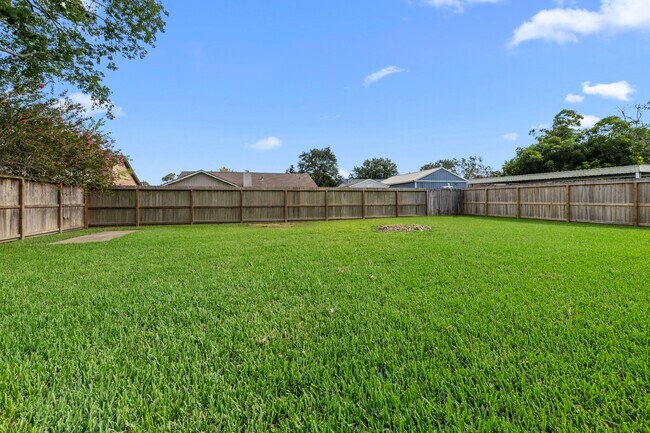 Building Photo - 1923 Winding Creek Dr