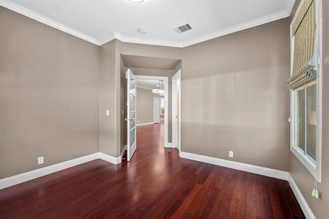 Building Photo - 4513 Avenue F