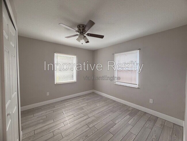 Building Photo - 144 N Park Ave