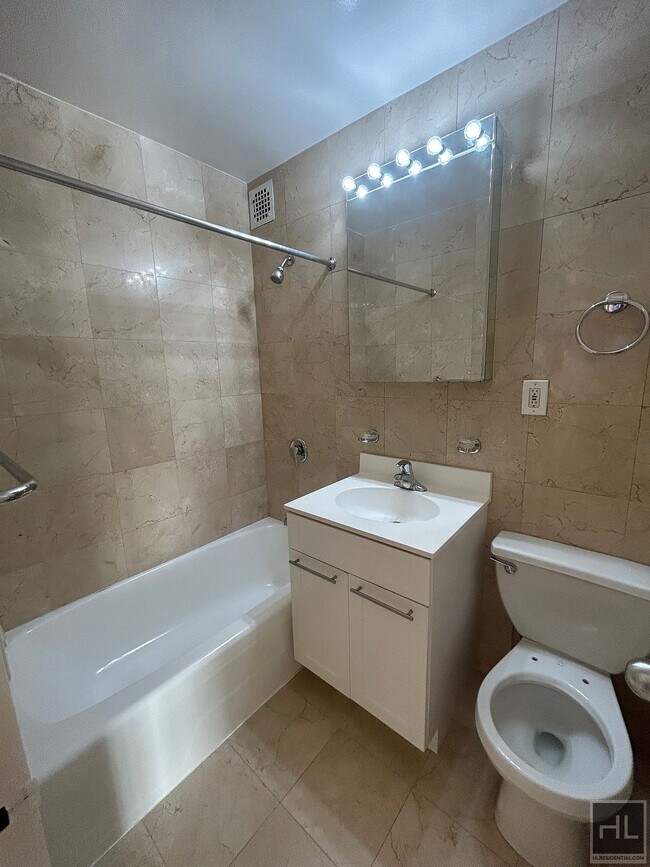 Building Photo - Fourth Avenue