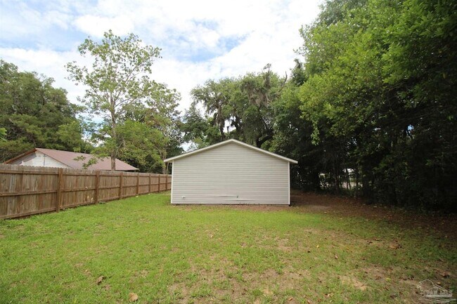 Building Photo - 5579 Okaloosa St