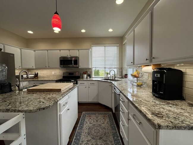 Building Photo - Elegant 5BR + Bonus Room Home with Bay Windows, Entertainment Room & Oversized Primary Retreat