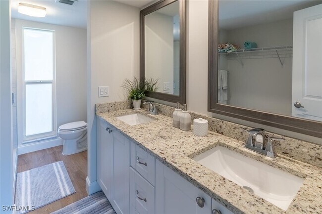 Building Photo - 96 Glades Blvd