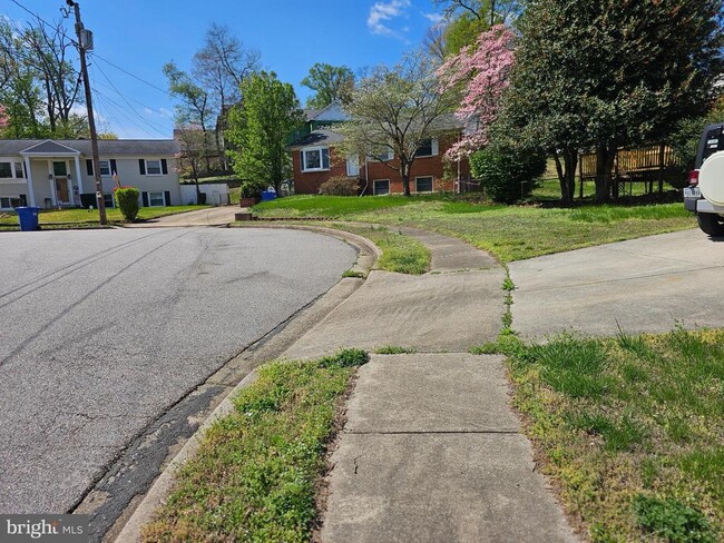 Building Photo - 14236 Caroline St