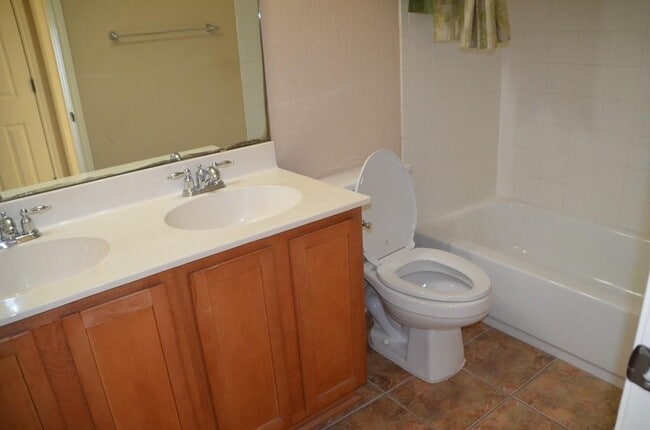 Building Photo - 11201 Dodge Cattle Dr