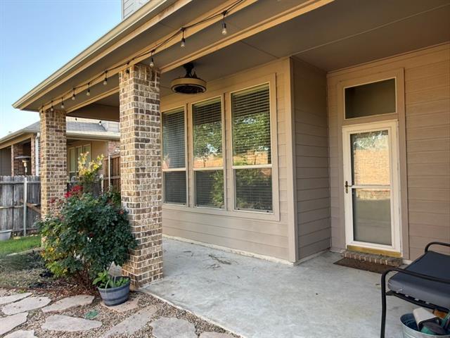 Building Photo - 909 Mangrove Dr