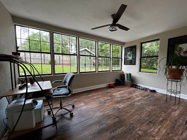 Building Photo - 1105 Missionwood Ln