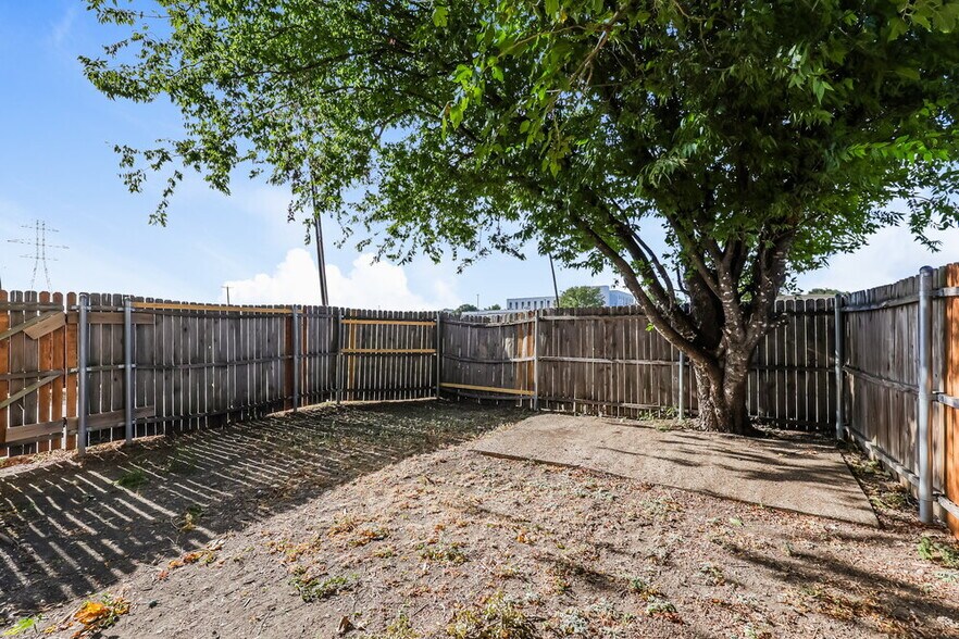 Building Photo - 2805 St Croix Ave