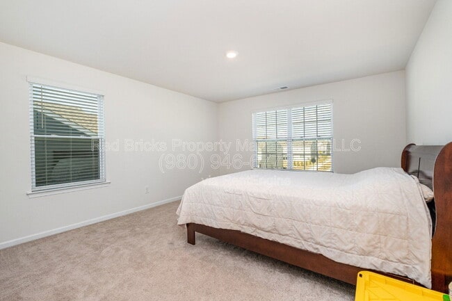 Building Photo - 10759 Adair Wds Dr