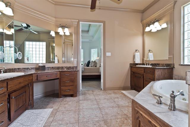 Building Photo - 6208 Riverview Cir