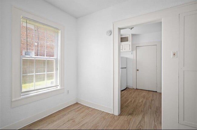 Building Photo - 2421 Isabella St