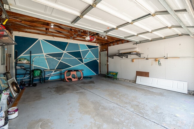 Building Photo - 2122 Kensington Dr