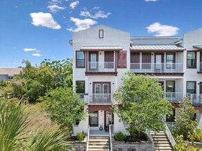 Building Photo - 946 Highland Ave