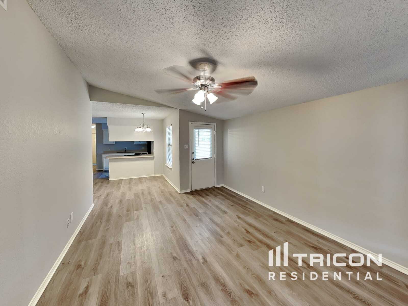 Building Photo - 4931 Darrow Ln