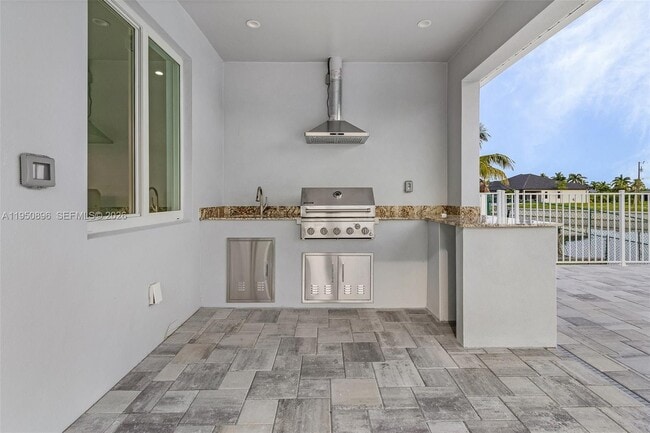 Building Photo - 2207 SW 32nd St