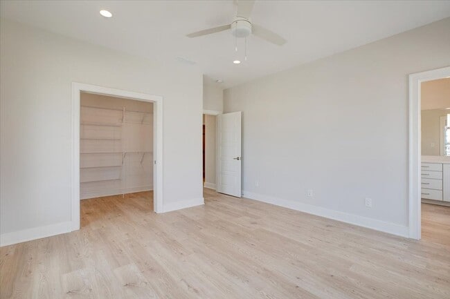 Building Photo - Brand New Construction Townhome in Norton Commons